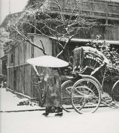 Fritz Henle Tokyo on a Winters Day Japan