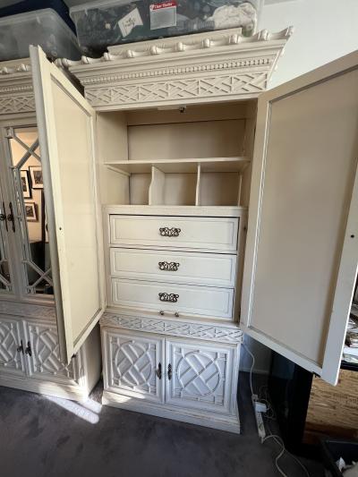 GLAMOROUS PAIR OF HOLLYWOOD REGENCY PAGODA FORM MIRRORED WALL CABINETS