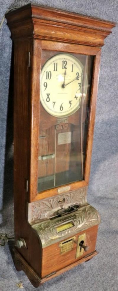 GREAT DESIGN OAK 1900S INTERNATIONAL TIME RECORDING CLOCK NYC