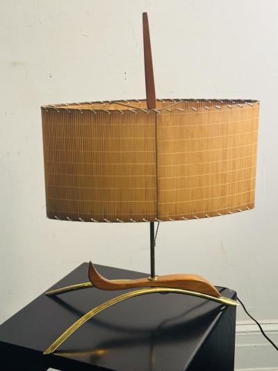 GREAT MODERNIST MID CENTURY WOOD BRASS ABSTRACT LAMP WITH ORIGINAL SHADE