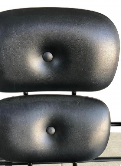 Gae Aulenti 1950s European Mid Century Modern Settee in Leather