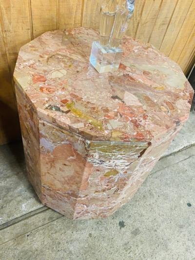 Gae Aulenti EXCEPTIONAL PAIR OF MODERNIST ROUGE MARBLE END TABLES
