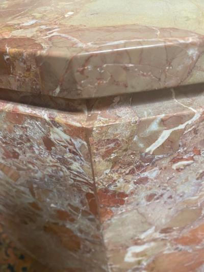 Gae Aulenti EXCEPTIONAL PAIR OF MODERNIST ROUGE MARBLE END TABLES