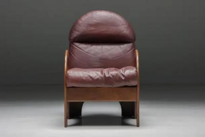 Gae Aulenti Pair of Arcata Easy Chairs by Gae Aulenti Walnut and Burgundy Leather 1968
