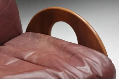 Gae Aulenti Pair of Arcata Easy Chairs by Gae Aulenti Walnut and Burgundy Leather 1968