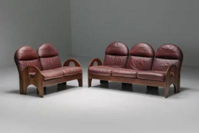 Gae Aulenti Pair of Arcata Easy Chairs by Gae Aulenti Walnut and Burgundy Leather 1968