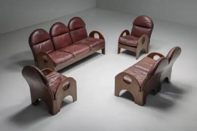 Gae Aulenti Three Seater Arcata by Gae Aulenti Walnut and Burgundy Leather 1968