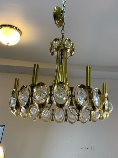 Gaetano Sciolari GAETANO SCIOLARI MODERNIST GOLDTONE AND GLASS PRISM CHANDELIER