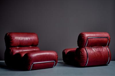 Gastone Rinaldi Newly upholstered Pair of Space Age Lounge Chairs attributed to Gastone Rinaldi