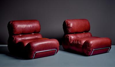 Gastone Rinaldi Newly upholstered Pair of Space Age Lounge Chairs attributed to Gastone Rinaldi