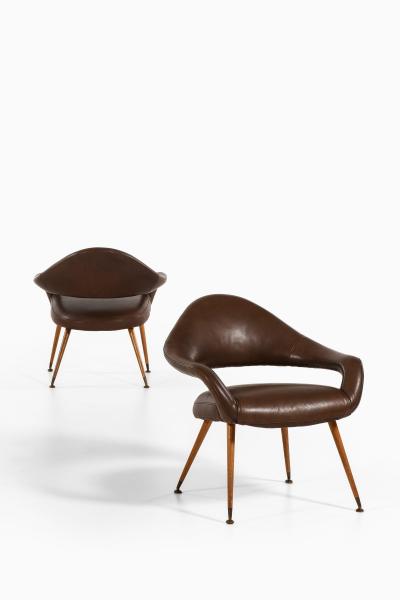 Gastone Rinaldi Pair of Easy Chairs in Oak Brass Leather Upholstery by Gastone Rinaldi 1954
