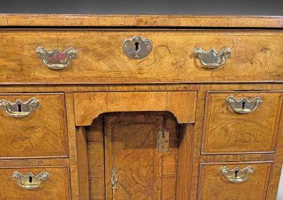 George I Figured Walnut Kneehole Desk