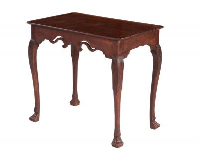 George II Irish Lion Paw Foot Table