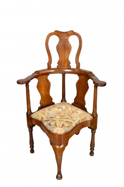 George II Walnut Double Chair Back Corner Chair