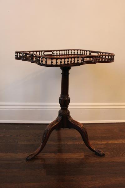 George III Gallery Tripod Tilt Top Table