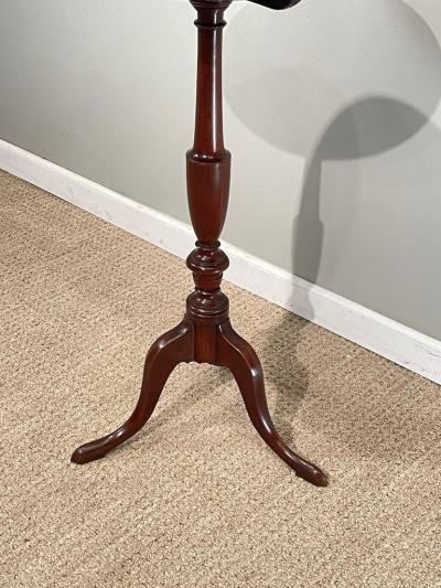 George III Inlaid Cross Banded Mahogany Tripod Table