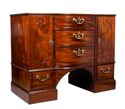 George III Mahogany Chest of Drawers Attributed to Wright and Elwick