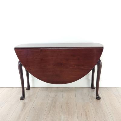 George III Round Mahogany Drop Leaf Table England circa 1780