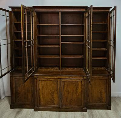 George III Sheraton Breakfront Bookcase in Mahogany England circa 1800