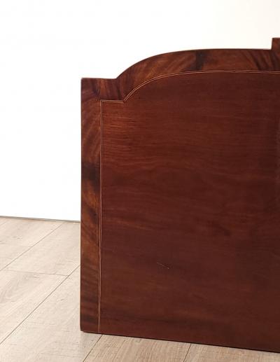 George III Three Drawer Mahogany Oxbow Server circa 1790