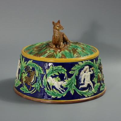 George Jones Majolica Deer Game Pie Dish and Liner