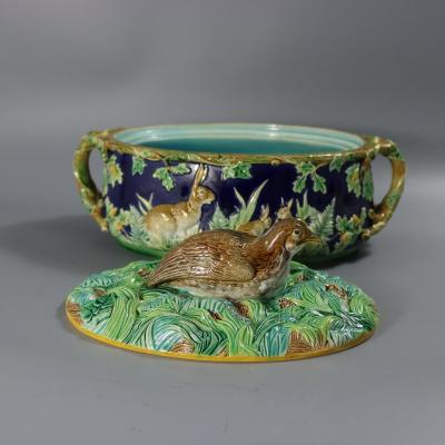 George Jones Majolica Partridge Game Pie Dish