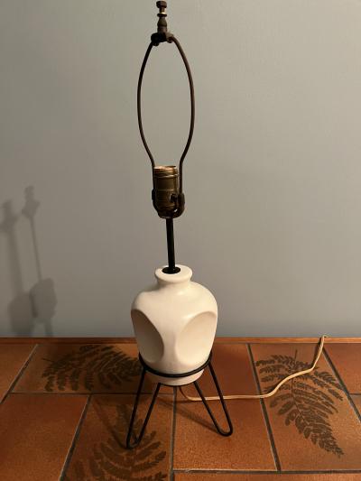 Georges Jouve MID CENTURY MODERNIST WHITE CERAMIC LAMP IN THE MANNER OF GEORGES JOUVE