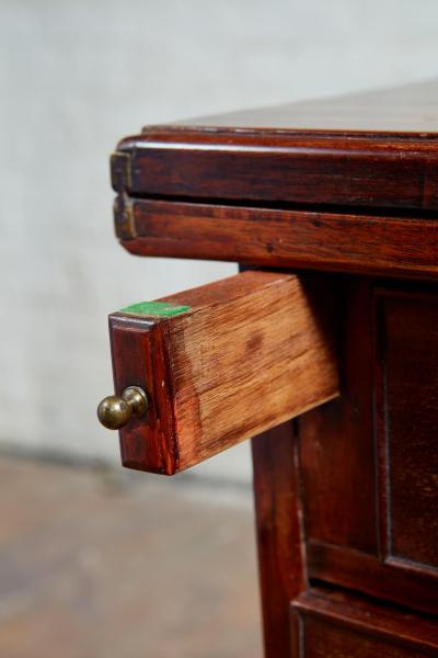 Georgian Bachelors Chest