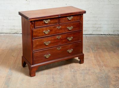 Georgian Bachelors Chest