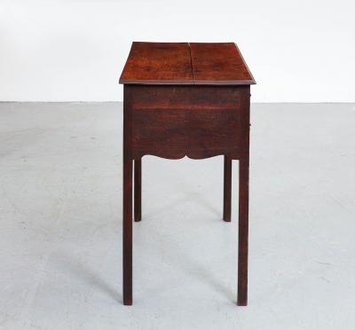 Georgian Lowboy with Scalloped Apron