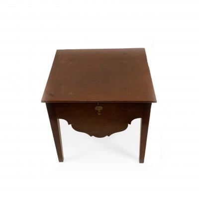 Georgian Mahogany Low End Table With Lift Top