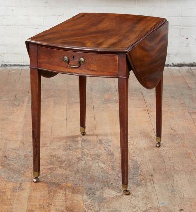 Georgian Mahogany Oval Pembroke Table
