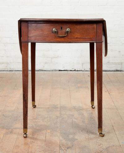 Georgian Mahogany Oval Pembroke Table