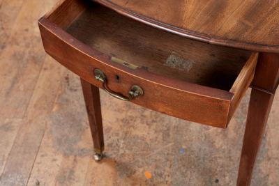 Georgian Mahogany Oval Pembroke Table