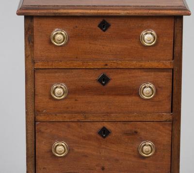 Georgian Mahogany Six Drawer Chest