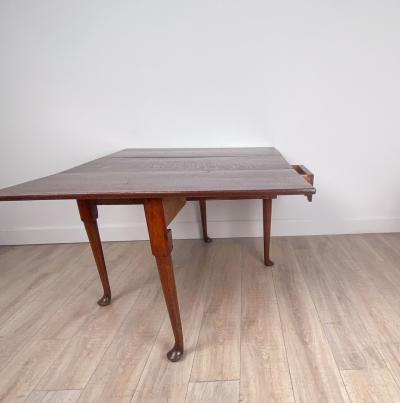 Georgian Pad Foot Dropleaf Table England circa 1780