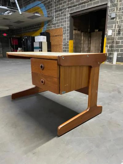 Geraldo de Barros Brazilian Modern Desk in Cerejera Hardwood Geraldo de Barros 1970s Brazil