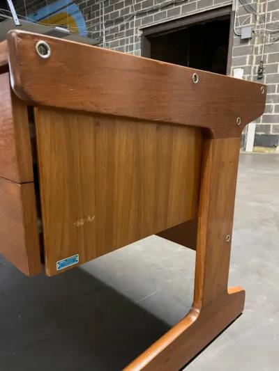 Geraldo de Barros Brazilian Modern Desk in Cerejera Hardwood Geraldo de Barros 1970s Brazil