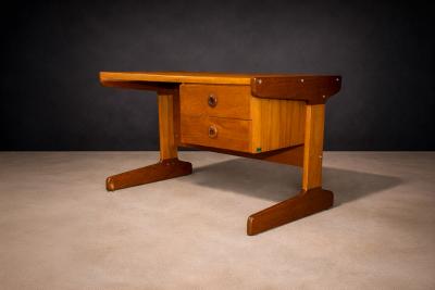 Geraldo de Barros Desk in Cherry wood Geraldo de Barros for Hobjeto 1970s