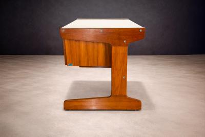 Geraldo de Barros Desk in Cherry wood Geraldo de Barros for Hobjeto 1970s