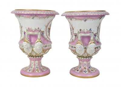 German Meissen Porcelain Painted Gilt Gold Decorated Centerpiece Urn Campana