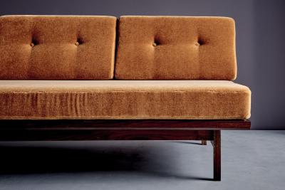 Gianfranco Frattini Daybed 882 by Gianfranco Frattini for Cassina in newly upholstered brown Mohair