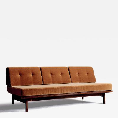 Gianfranco Frattini Daybed 882 by Gianfranco Frattini for Cassina in newly upholstered brown Mohair