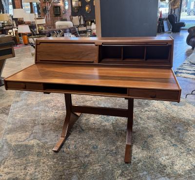 Gianfranco Frattini Gianfranco Frattini Writing Desk in Walnut Italy 1960s