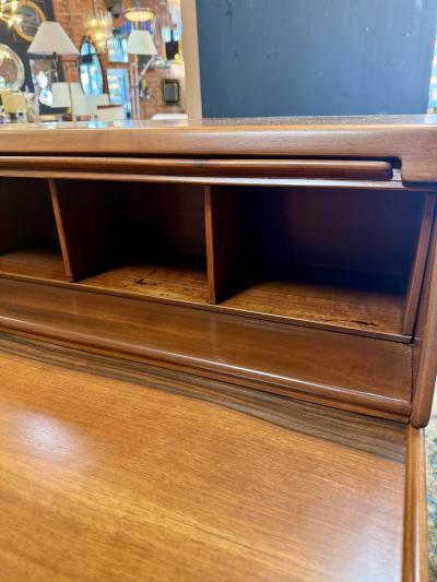 Gianfranco Frattini Gianfranco Frattini Writing Desk in Walnut Italy 1960s