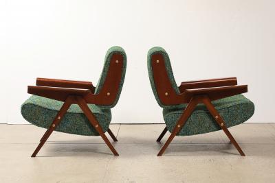 Gianfranco Frattini Pair of 831 Lounge Chairs by Gianfranco Frattini for Cassina