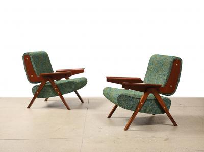 Gianfranco Frattini Pair of 831 Lounge Chairs by Gianfranco Frattini for Cassina