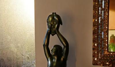 Gilbert Auguste Privat Nude Girl Venus doves grapes Art Deco Ve nus Bronze colombes aux raisins