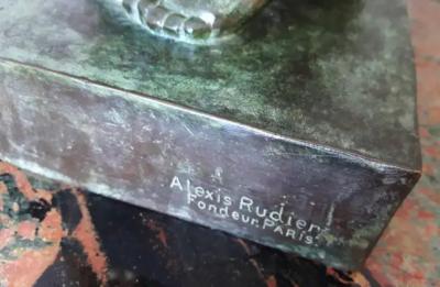 Gilbert Auguste Privat Nude Girl Venus doves grapes Art Deco Ve nus Bronze colombes aux raisins