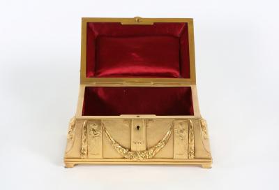 Gilt Dor Bronze Metal Footed Covered Decorated Box